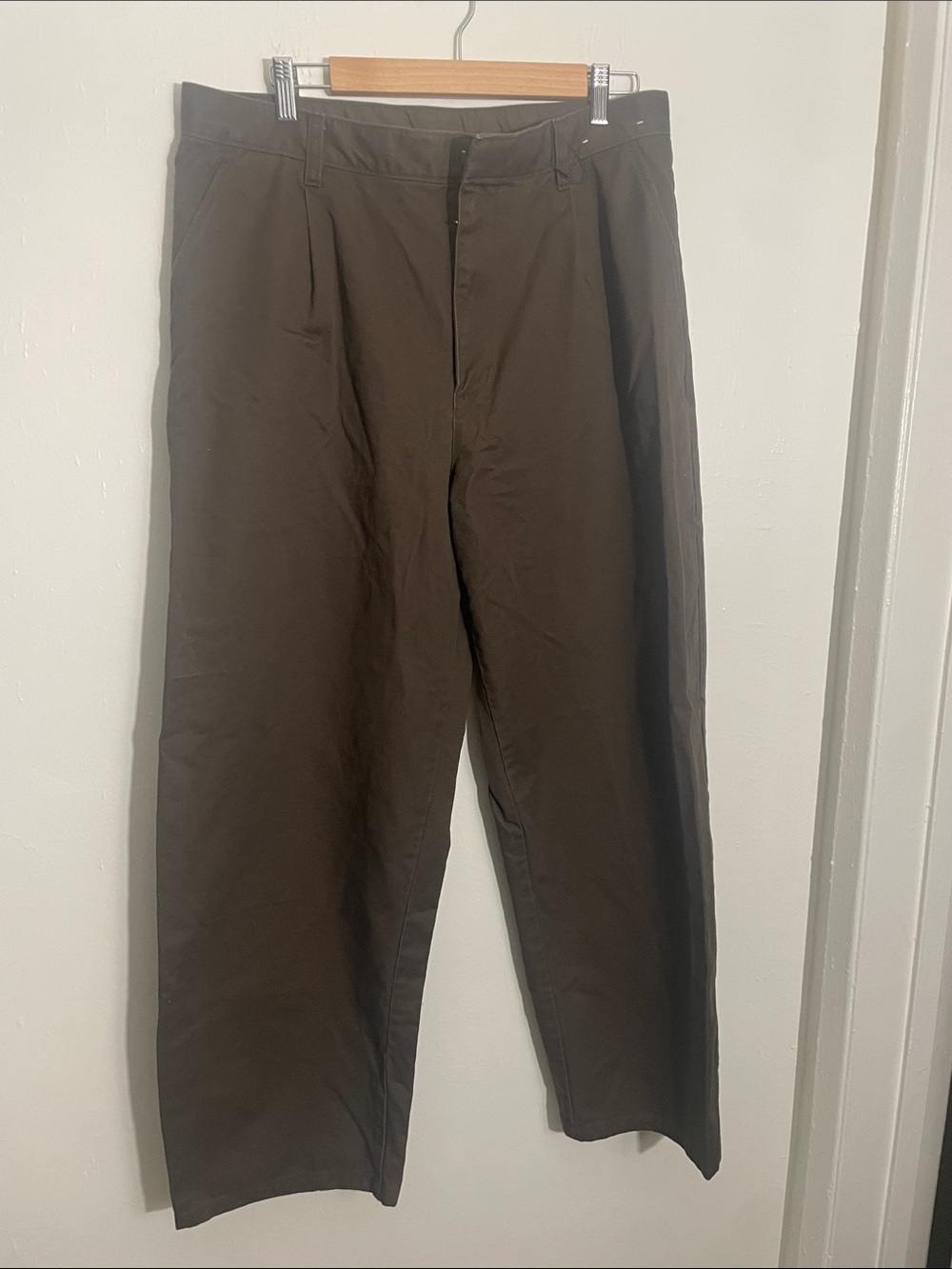 Uniqlo Men's Brown Straight-Leg Chinos